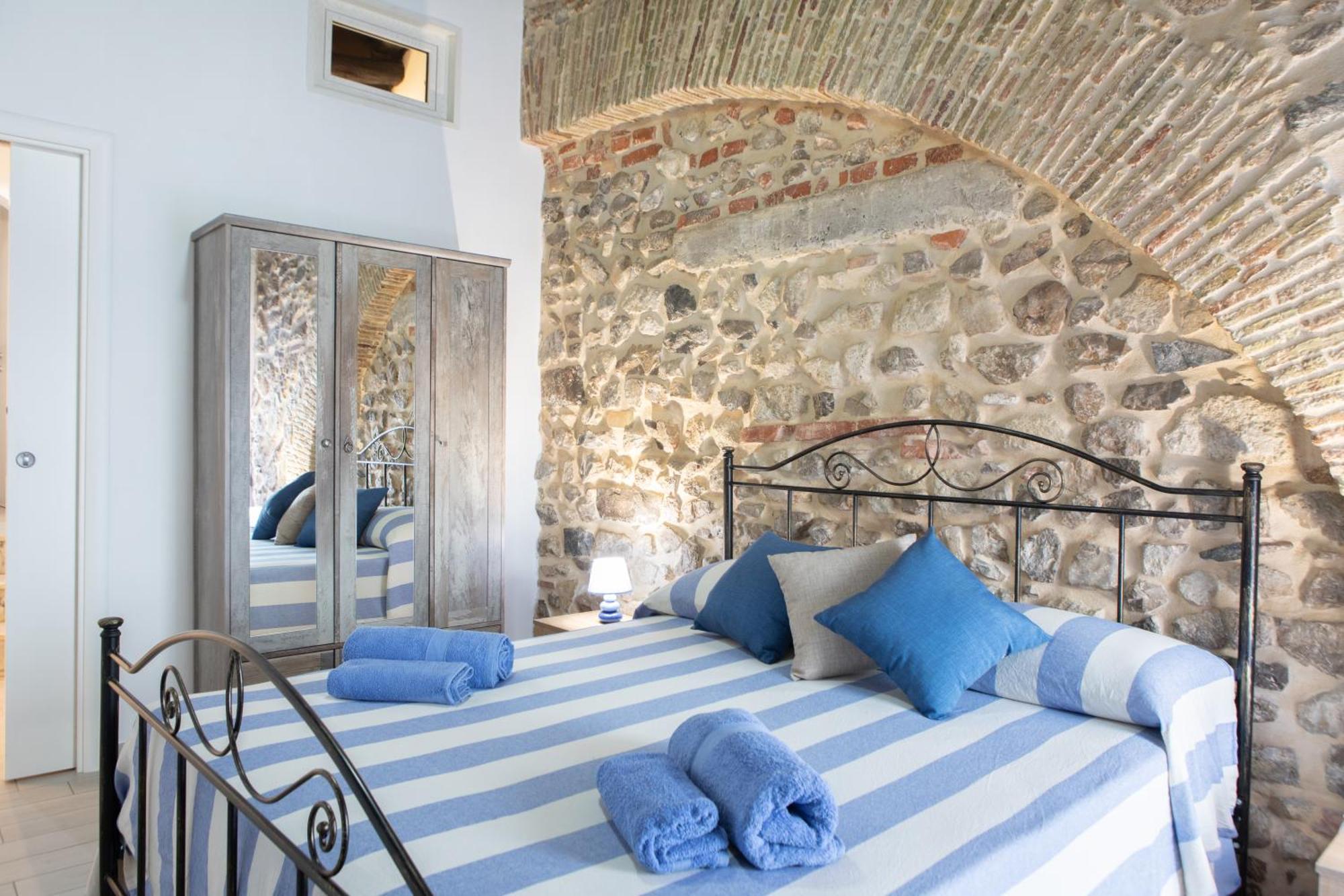 Casa Di Circe Vista Mare - Centralissima, Ad Un Passo Da Tutto Terracina Esterno foto