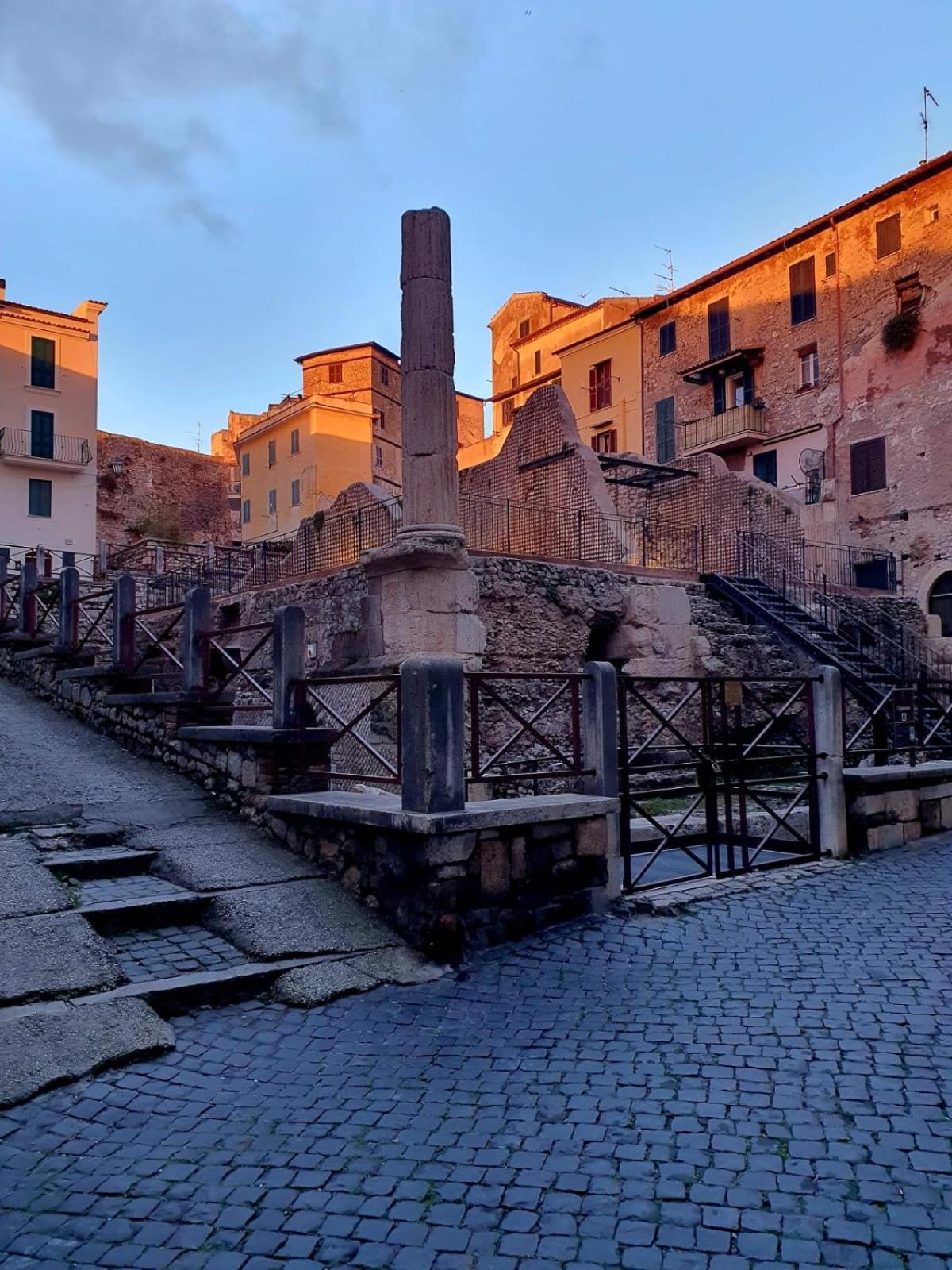 Casa Di Circe Vista Mare - Centralissima, Ad Un Passo Da Tutto Terracina Esterno foto